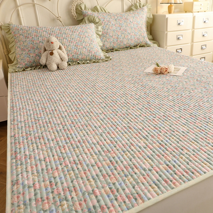 91家纺网 家纺一手货源 找家纺 美达家纺 2025新款全棉夹棉防滑可机洗床垫地垫软席 柏林梦境-绿