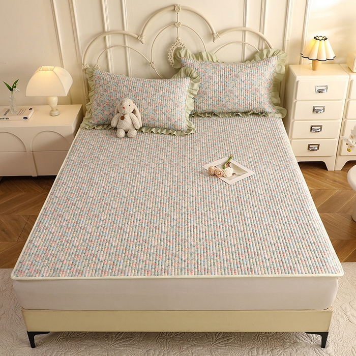 91家纺网 家纺一手货源 找家纺 美达家纺 2025新款全棉夹棉防滑可机洗床垫地垫软席 柏林梦境-绿