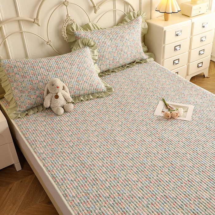 91家纺网 家纺一手货源 找家纺 美达家纺 2025新款全棉夹棉防滑可机洗床垫地垫软席 柏林梦境-绿