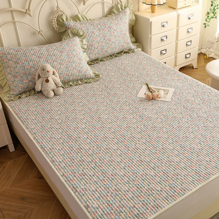 91家纺网 家纺一手货源 找家纺 美达家纺 2025新款全棉夹棉防滑可机洗床垫地垫软席 柏林梦境-绿