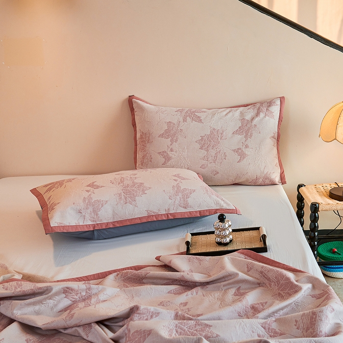 91家纺网 家纺一手货源 找家纺 棠薇家纺 2025新款全棉纱布枕套厚枕套 枫叶浅豆沙