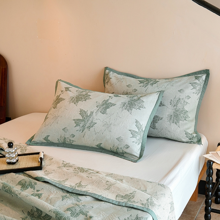 91家纺网 家纺一手货源 找家纺 棠薇家纺 2025新款全棉纱布枕套厚枕套 枫叶竹青