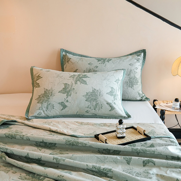 91家纺网 家纺一手货源 找家纺 棠薇家纺 2025新款全棉纱布枕套厚枕套 枫叶竹青