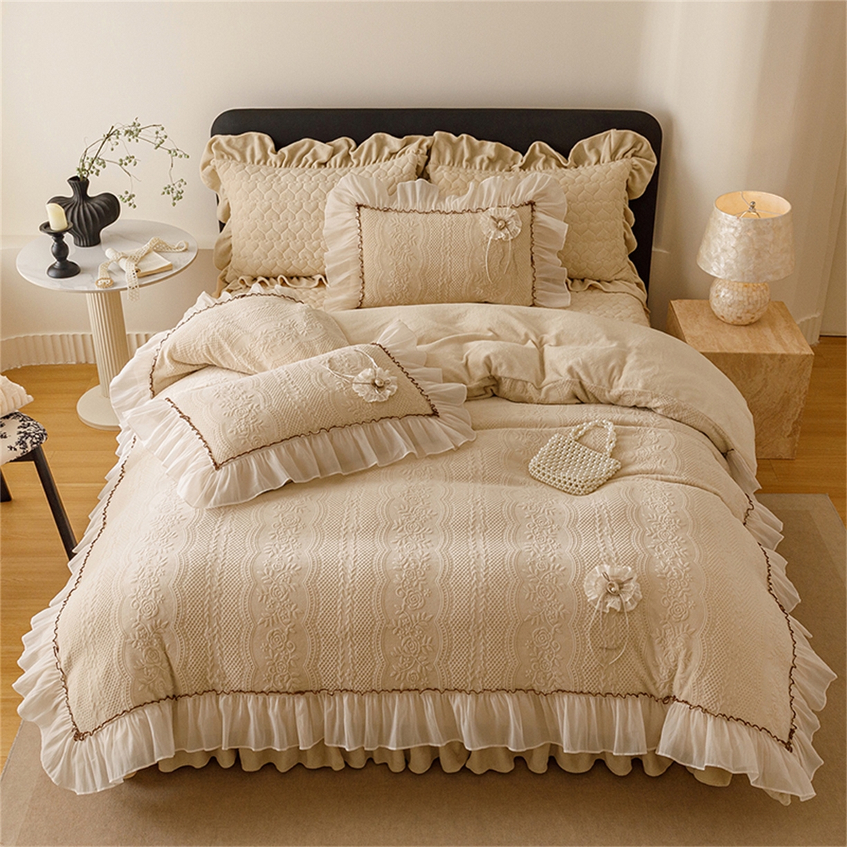 91家纺网 家纺一手货源 找家纺 好儿喜家纺 2025新款雕花牛奶绒床盖四件套-瑞享系列 瑞享-奶咖