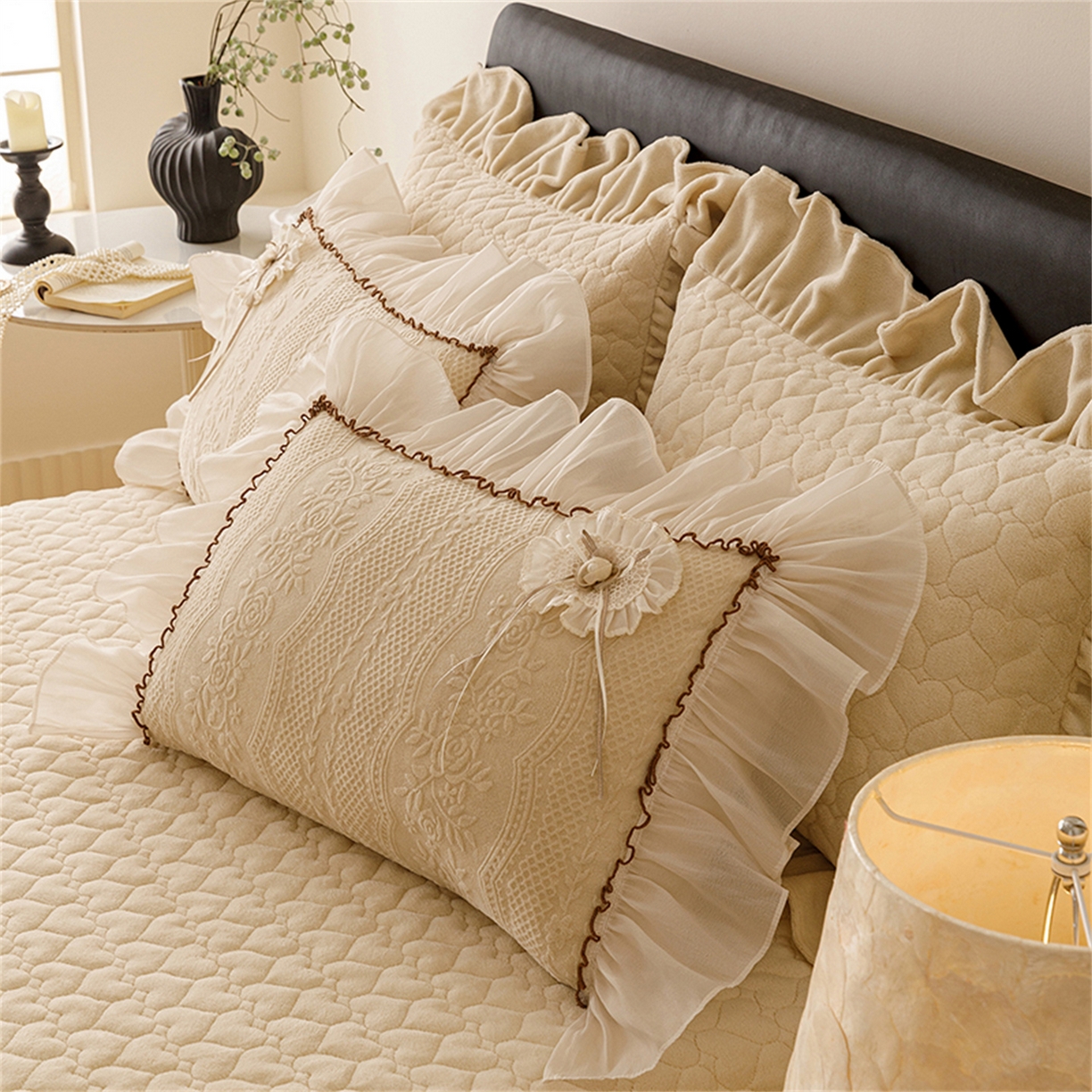 91家纺网 家纺一手货源 找家纺 好儿喜家纺 2025新款雕花牛奶绒床盖四件套-瑞享系列 瑞享-奶咖