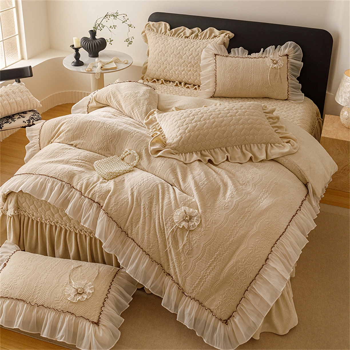 91家纺网 家纺一手货源 找家纺 好儿喜家纺 2025新款雕花牛奶绒床盖四件套-瑞享系列 瑞享-奶咖