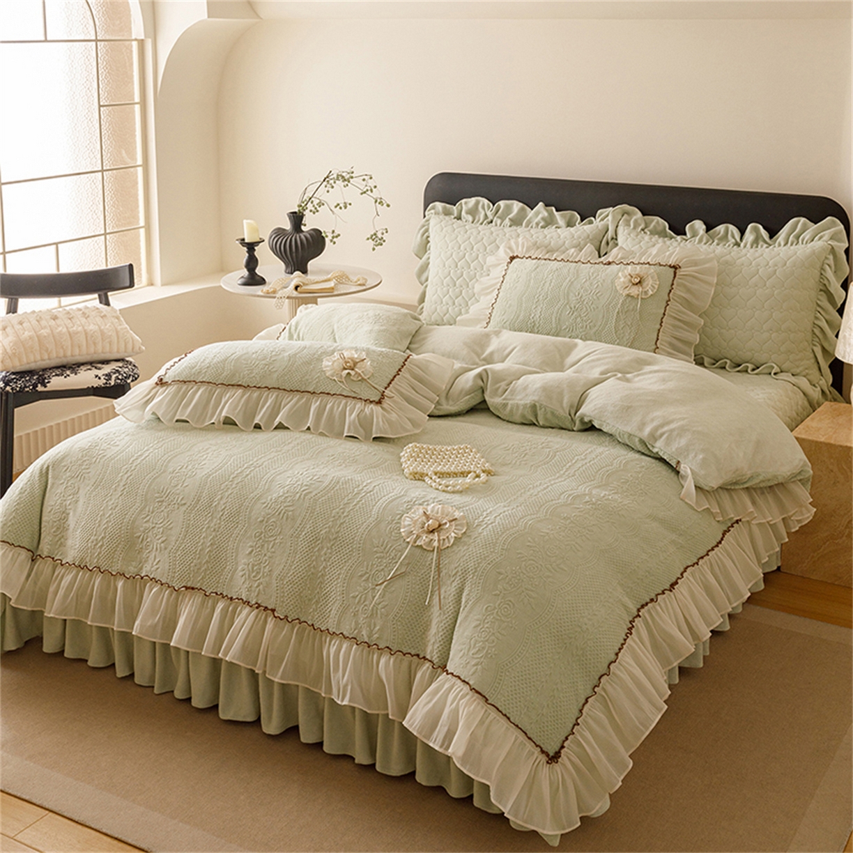 91家纺网 家纺一手货源 找家纺 好儿喜家纺 2025新款雕花牛奶绒床盖四件套-瑞享系列 瑞享-浅绿