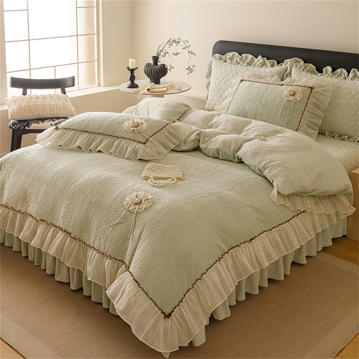 91家纺网 家纺一手货源 找家纺 好儿喜家纺 2025新款雕花牛奶绒床盖四件套-瑞享系列 瑞享-浅绿