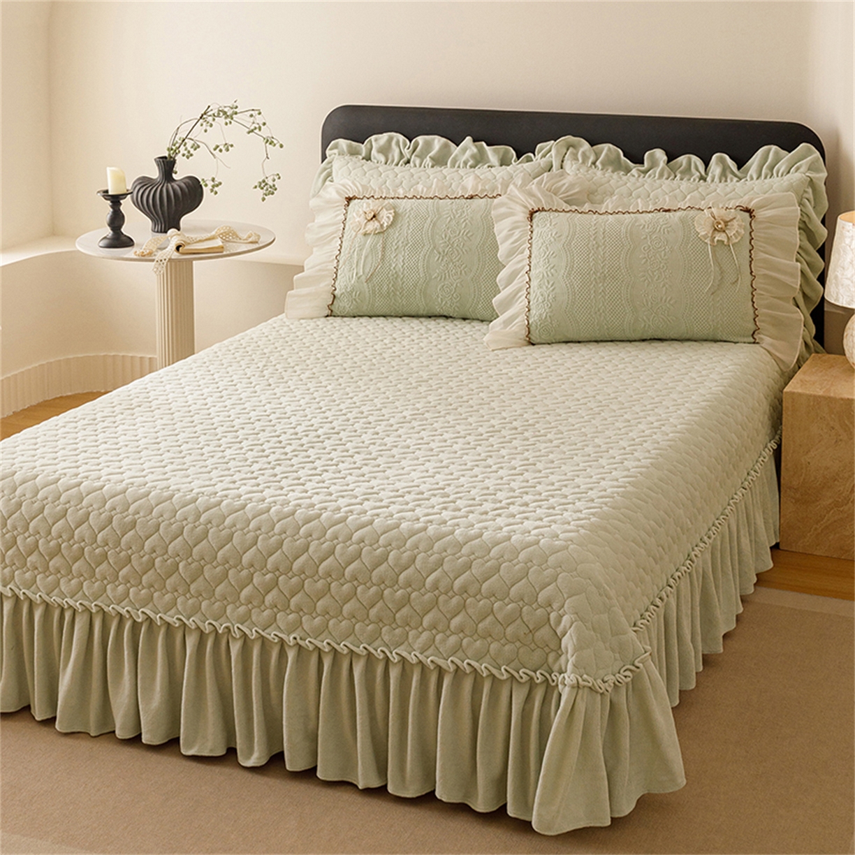 91家纺网 家纺一手货源 找家纺 好儿喜家纺 2025新款雕花牛奶绒床盖四件套-瑞享系列 瑞享-浅绿