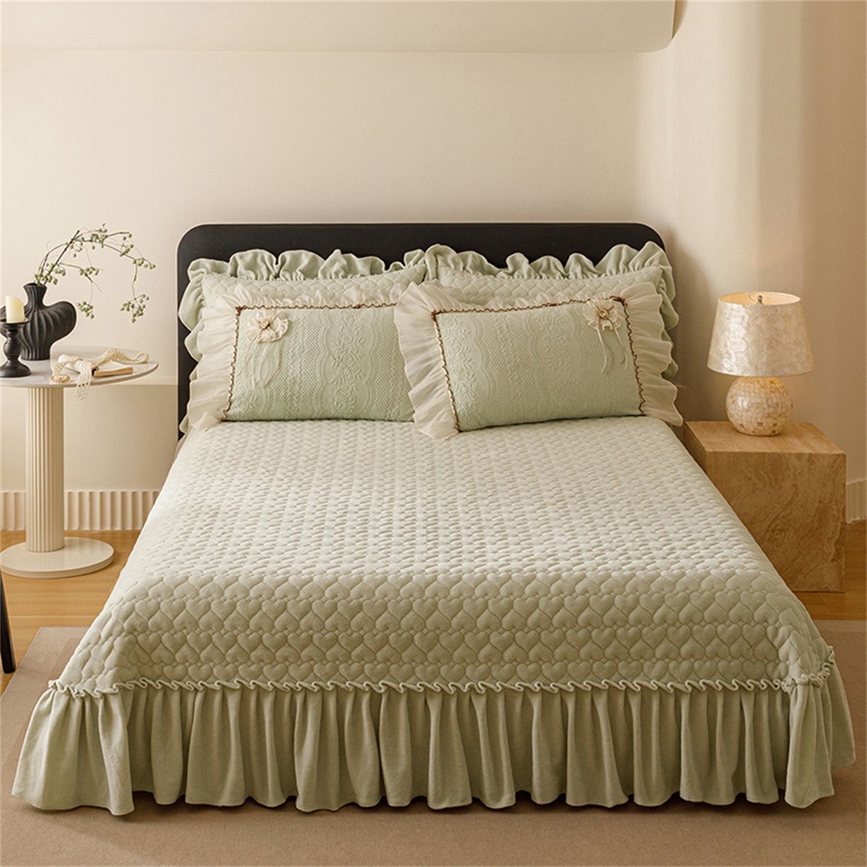 91家纺网 家纺一手货源 找家纺 好儿喜家纺 2025新款雕花牛奶绒床盖四件套-瑞享系列 瑞享-浅绿