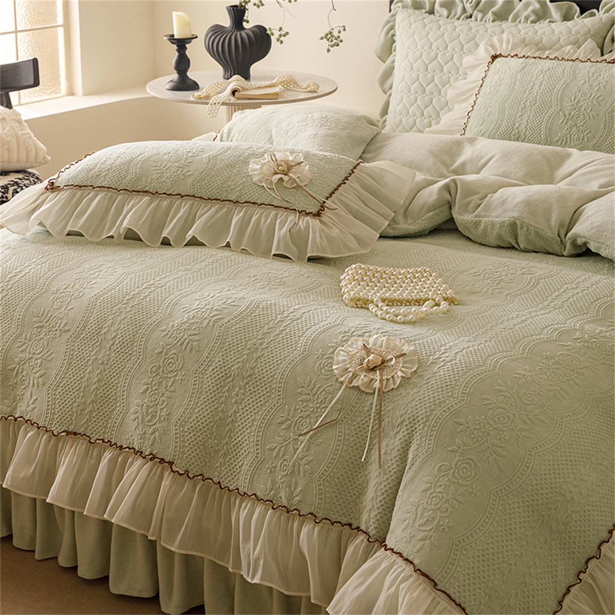 91家纺网 家纺一手货源 找家纺 好儿喜家纺 2025新款雕花牛奶绒床盖四件套-瑞享系列 瑞享-浅绿