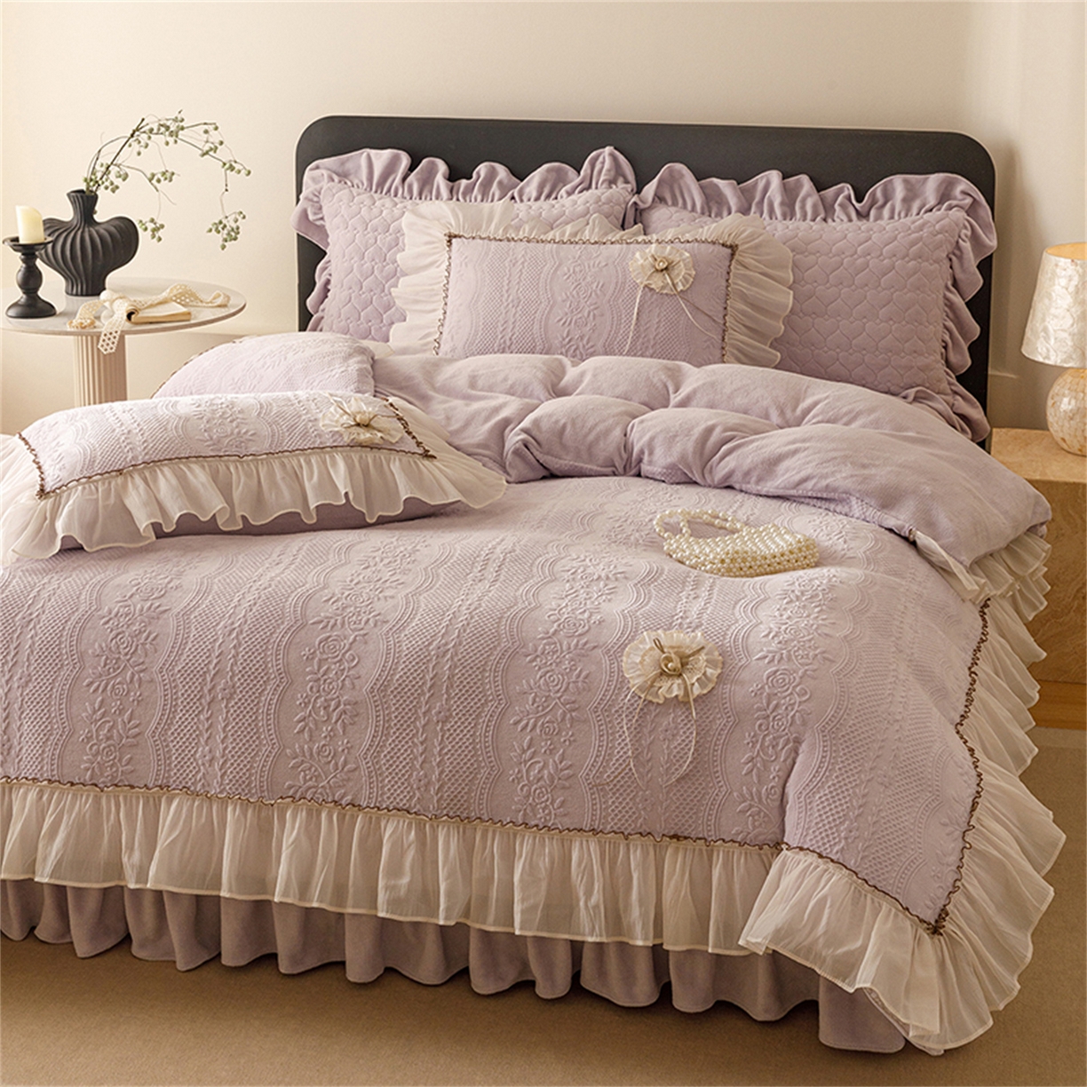 91家纺网 家纺一手货源 找家纺 好儿喜家纺 2025新款雕花牛奶绒床盖四件套-瑞享系列 瑞享-浅紫