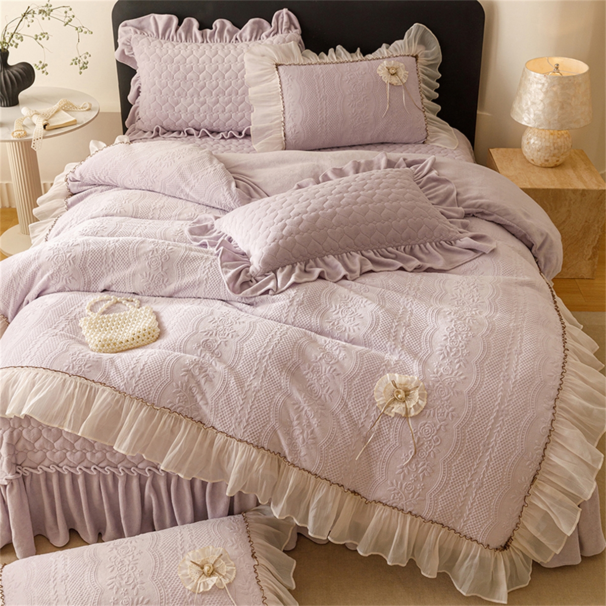 91家纺网 家纺一手货源 找家纺 好儿喜家纺 2025新款雕花牛奶绒床盖四件套-瑞享系列 瑞享-浅紫