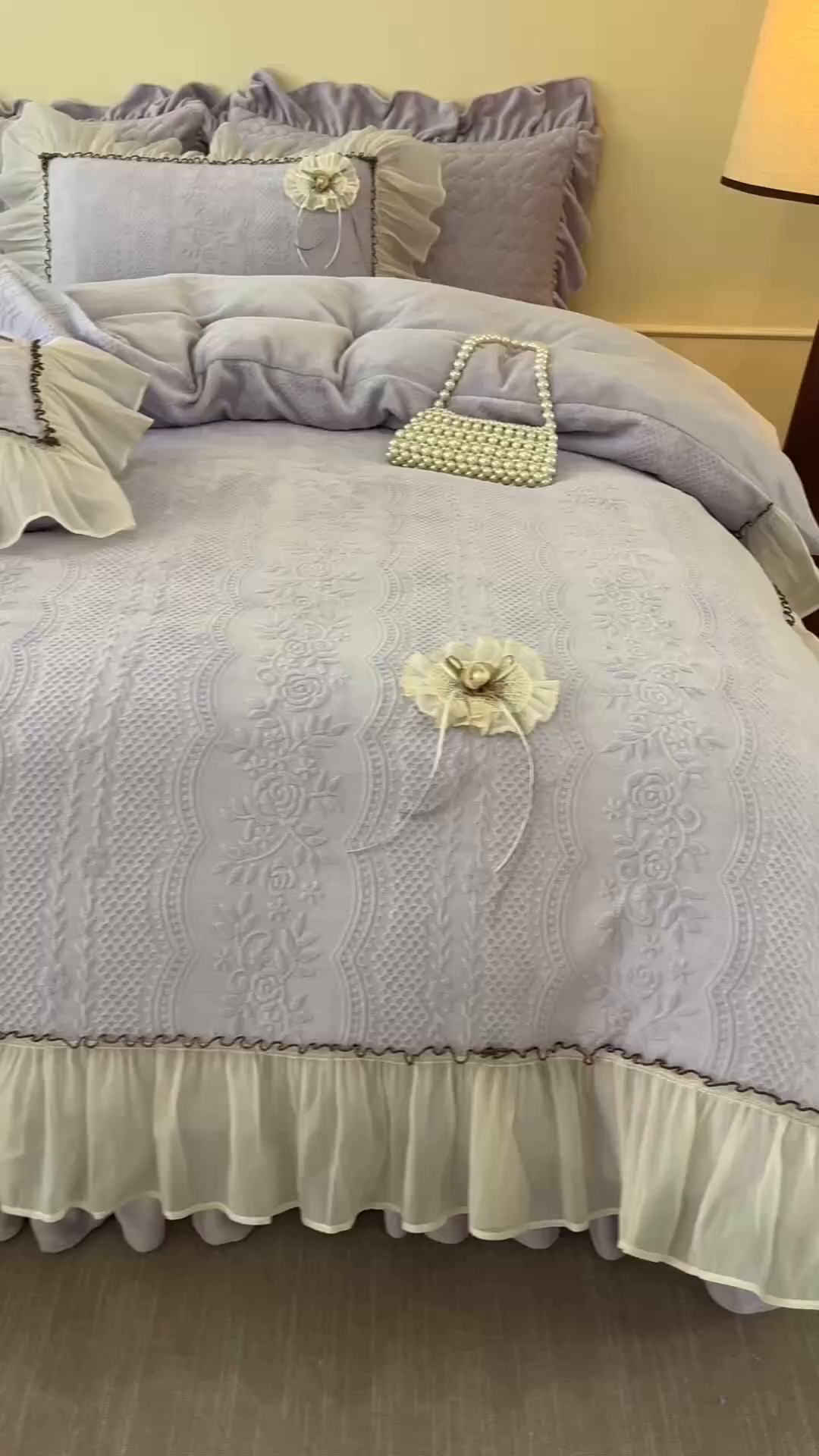 91家纺网 家纺一手货源 找家纺 好儿喜家纺 2025新款雕花牛奶绒床盖四件套-瑞享系列 瑞享-浅紫