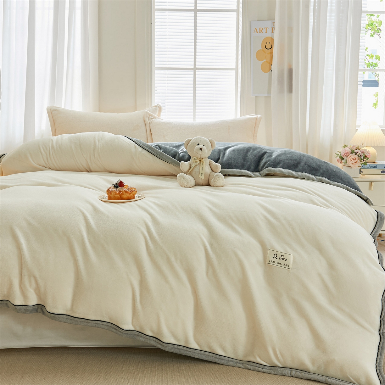 91家纺网 家纺一手货源 找家纺 天之澜家纺 2025新款多功能牛奶绒单被套盖毯（不含被芯） 典雅白