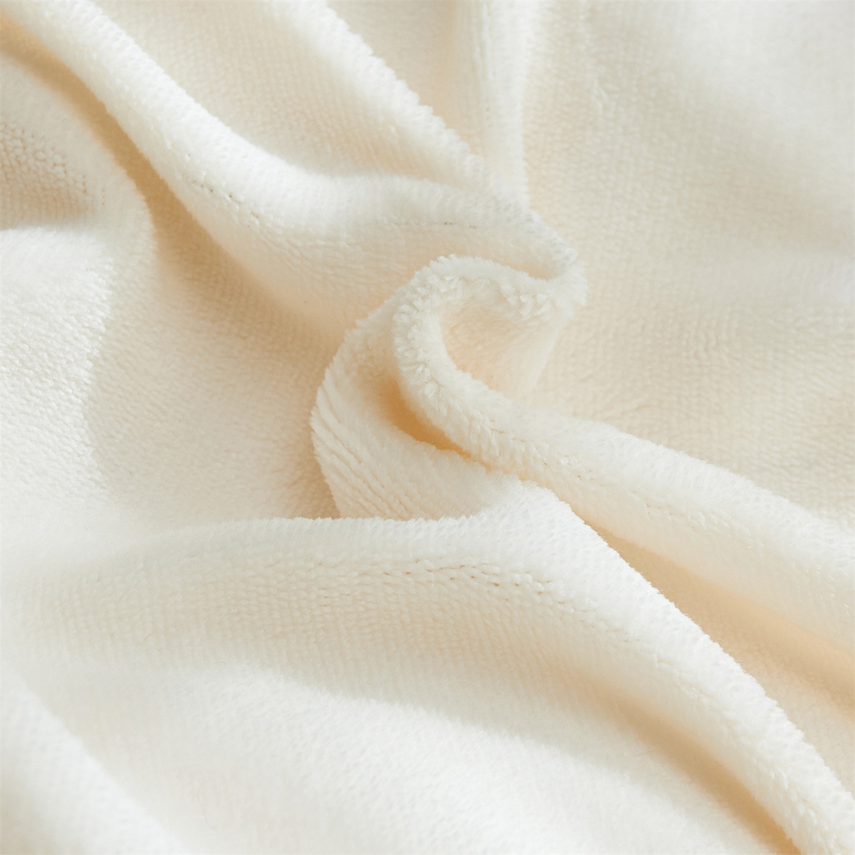 91家纺网 家纺一手货源 找家纺 天之澜家纺 2025新款多功能牛奶绒单被套盖毯（不含被芯） 典雅白