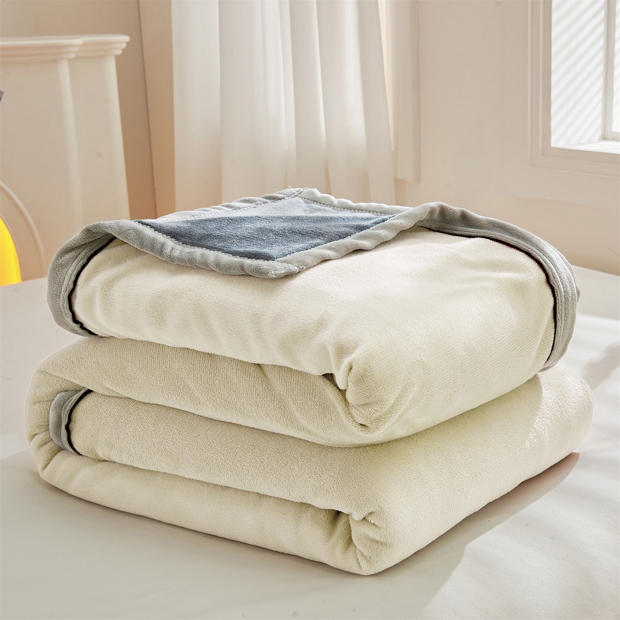 91家纺网 家纺一手货源 找家纺 天之澜家纺 2025新款多功能牛奶绒单被套盖毯（不含被芯） 典雅白