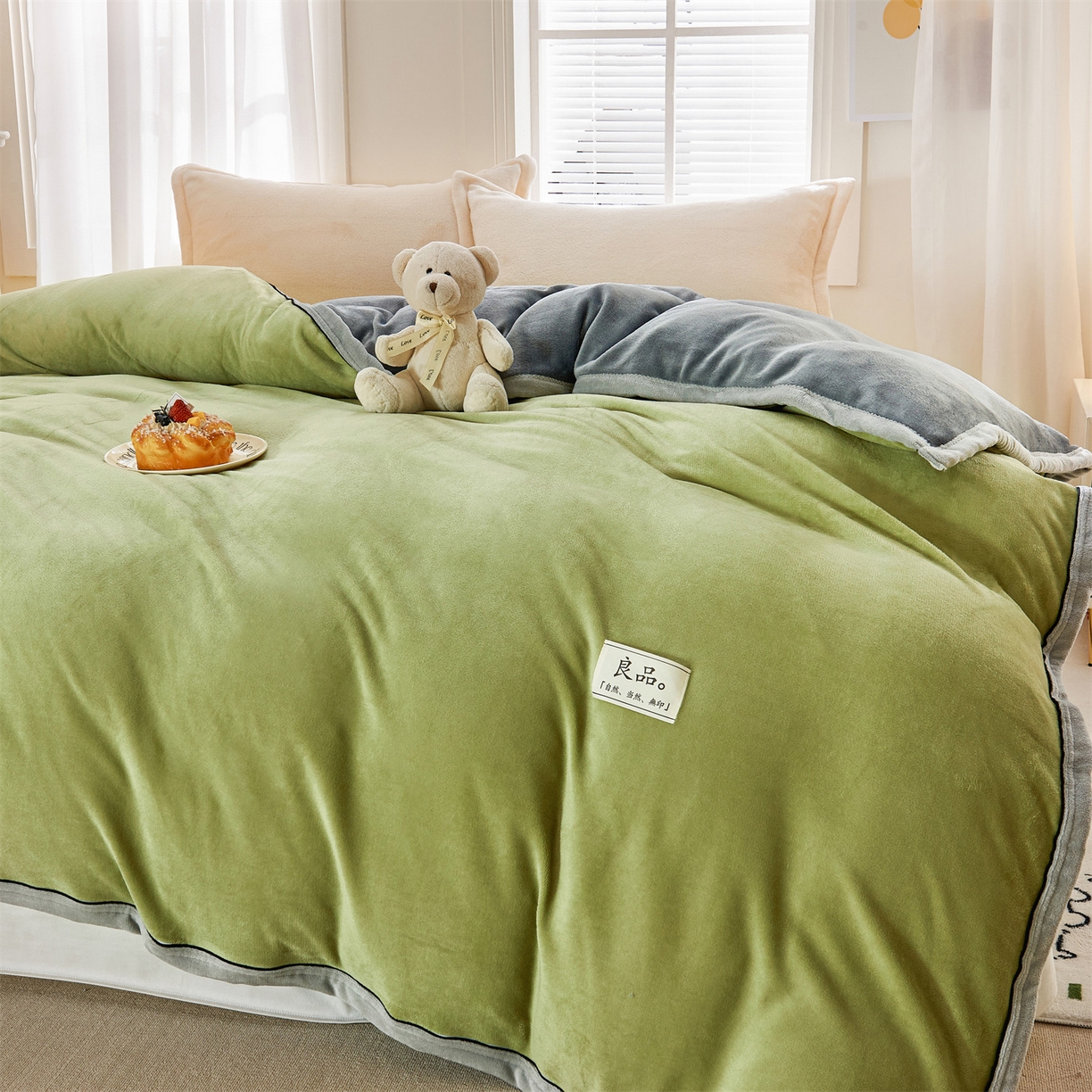 91家纺网 家纺一手货源 找家纺 天之澜家纺 2025新款多功能牛奶绒单被套盖毯（不含被芯） 豆绿