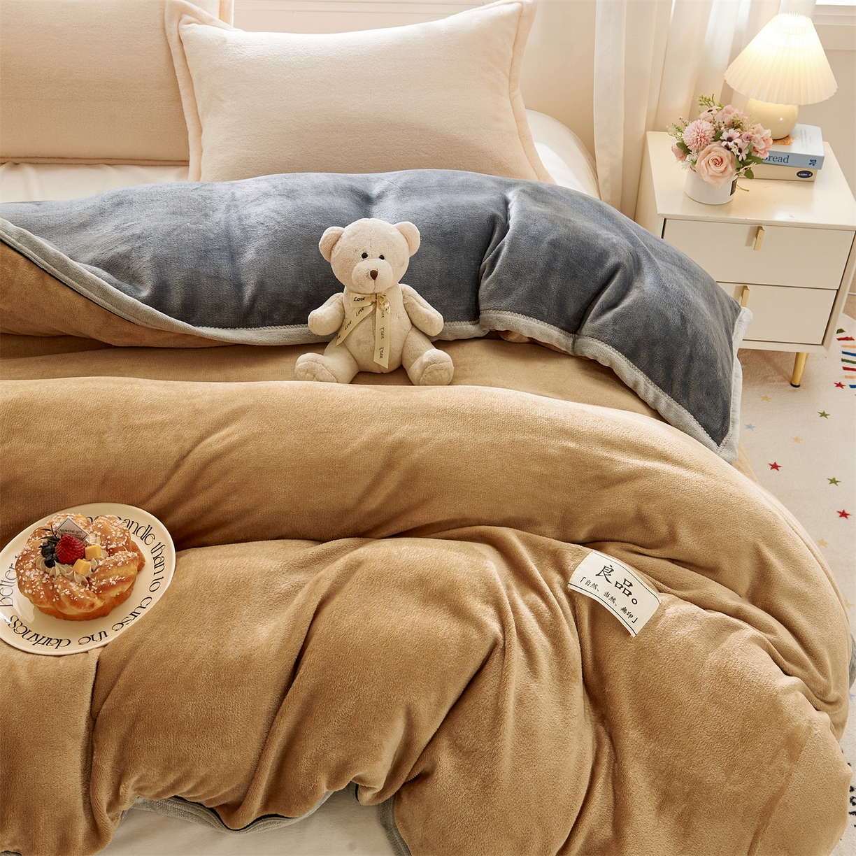 91家纺网 家纺一手货源 找家纺 天之澜家纺 2025新款多功能牛奶绒单被套盖毯（不含被芯） 卡其