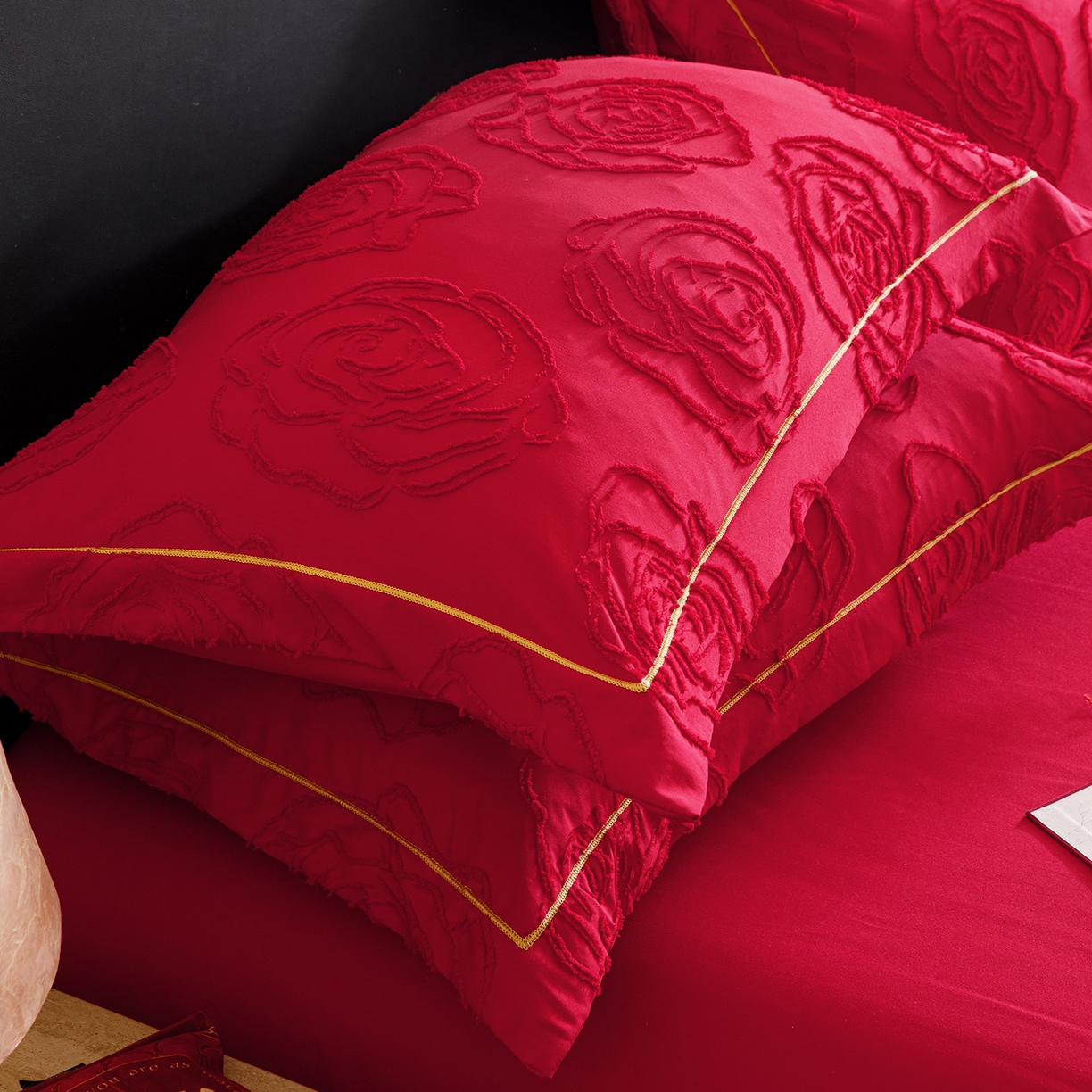 91家纺网 家纺一手货源 找家纺 千希家纺 2025新款加厚斜纹剪花工艺婚庆四件套（提供买家秀） 真爱永恒