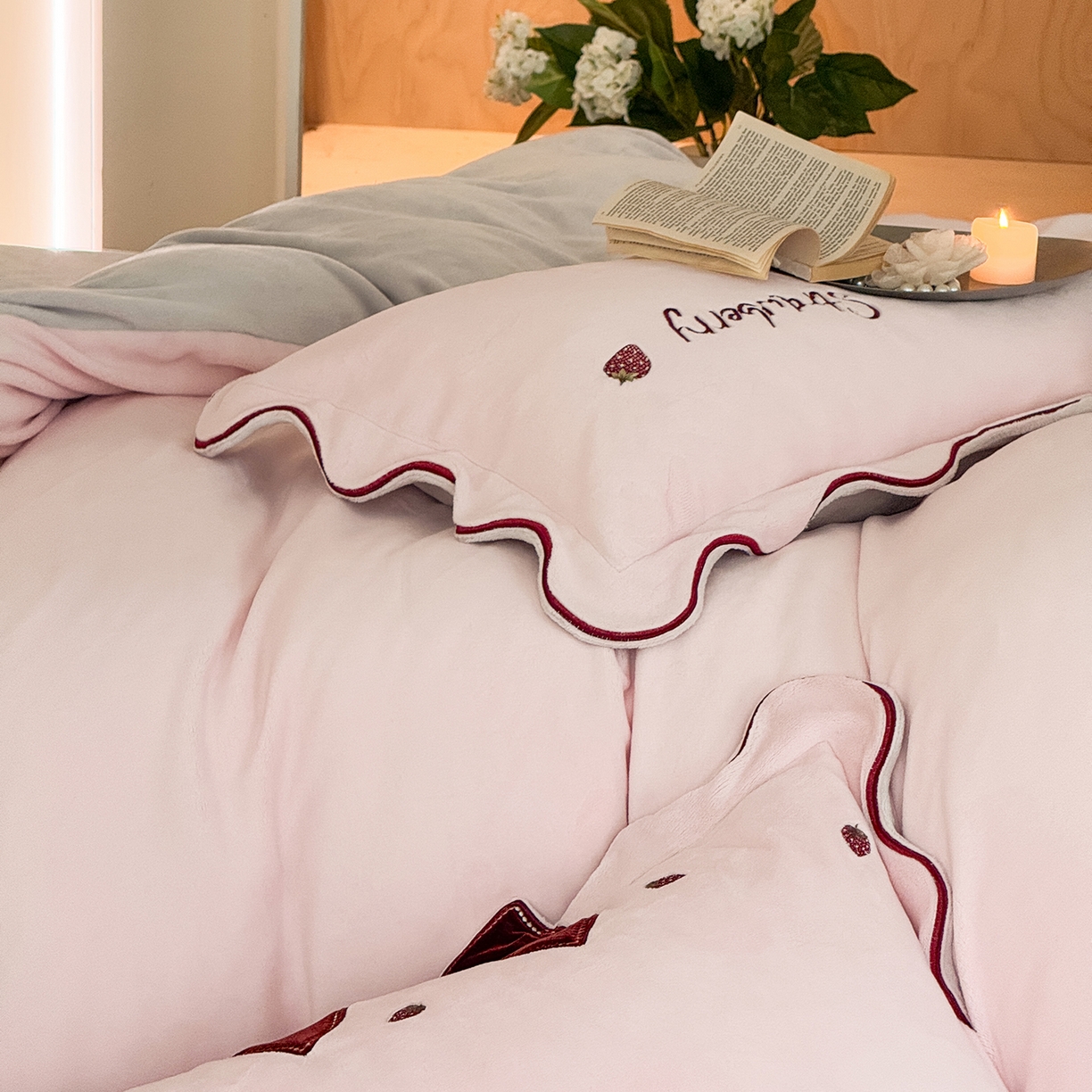 91家纺网 家纺一手货源 找家纺 （总）极简 2025新款牛奶绒刺绣款四件套-莓莓甜心（标准尺寸会员减20）