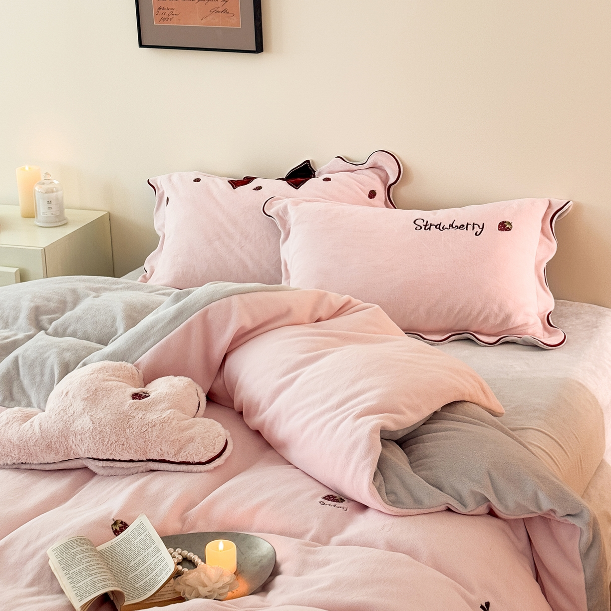 91家纺网 家纺一手货源 找家纺 （总）极简 2025新款牛奶绒刺绣款四件套-莓莓甜心（标准尺寸会员减20）