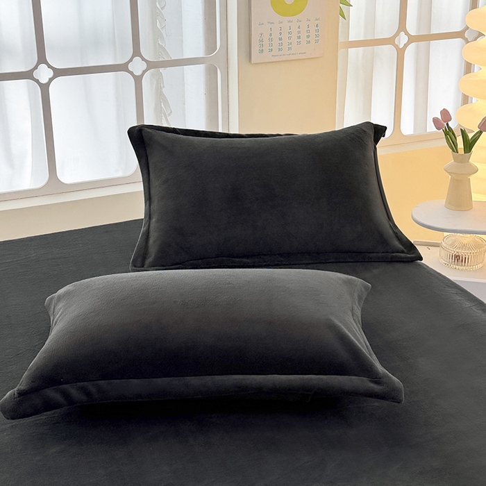 91家纺网 家纺一手货源 找家纺 悠米悠家 2025新款保暖舒适牛奶绒单品床单 黑色