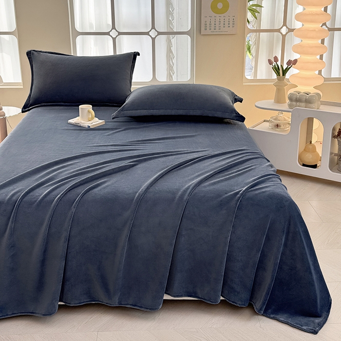 91家纺网 家纺一手货源 找家纺 悠米悠家 2025新款保暖舒适牛奶绒单品床单 蓝色