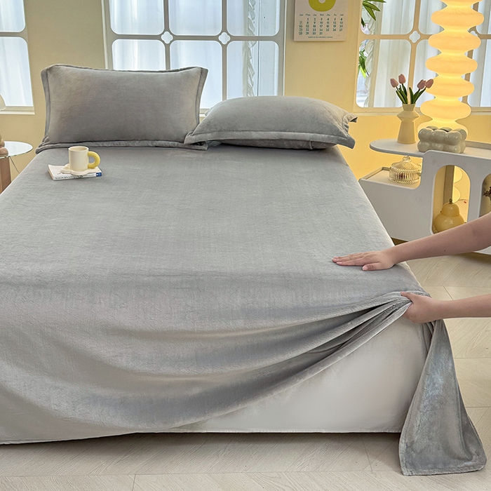 91家纺网 家纺一手货源 找家纺 悠米悠家 2025新款保暖舒适牛奶绒单品床单 灰色