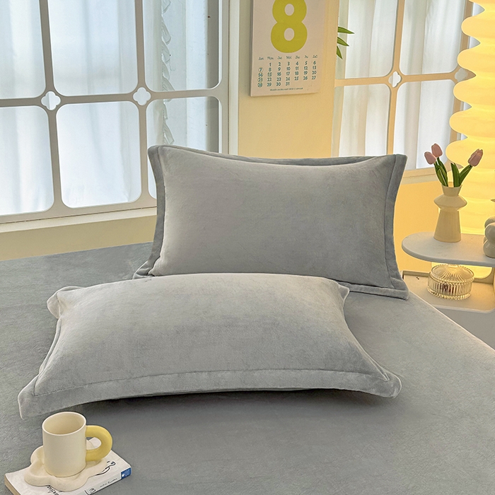 91家纺网 家纺一手货源 找家纺 悠米悠家 2025新款保暖舒适牛奶绒单品床单 灰色