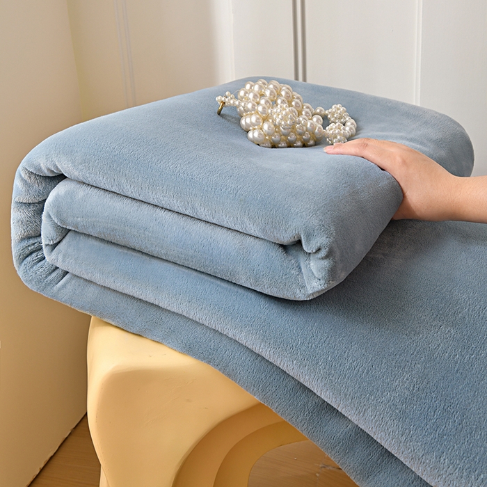 91家纺网 家纺一手货源 找家纺 悠米悠家 2025新款保暖舒适牛奶绒单品床单 浅蓝