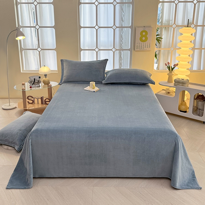 91家纺网 家纺一手货源 找家纺 悠米悠家 2025新款保暖舒适牛奶绒单品床单 浅蓝