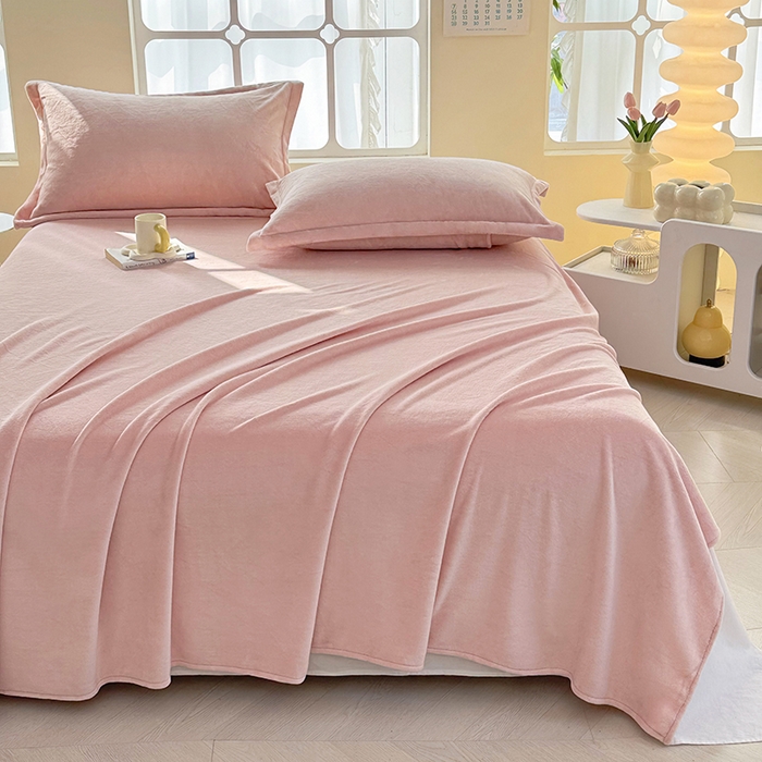 91家纺网 家纺一手货源 找家纺 悠米悠家 2025新款保暖舒适牛奶绒单品床单 粉色