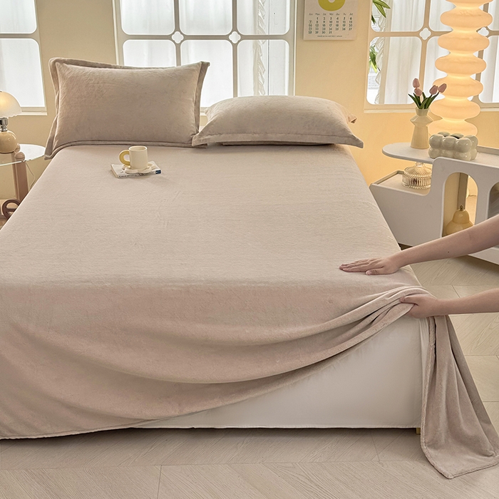 91家纺网 家纺一手货源 找家纺 悠米悠家 2025新款保暖舒适牛奶绒单品床单 卡其色