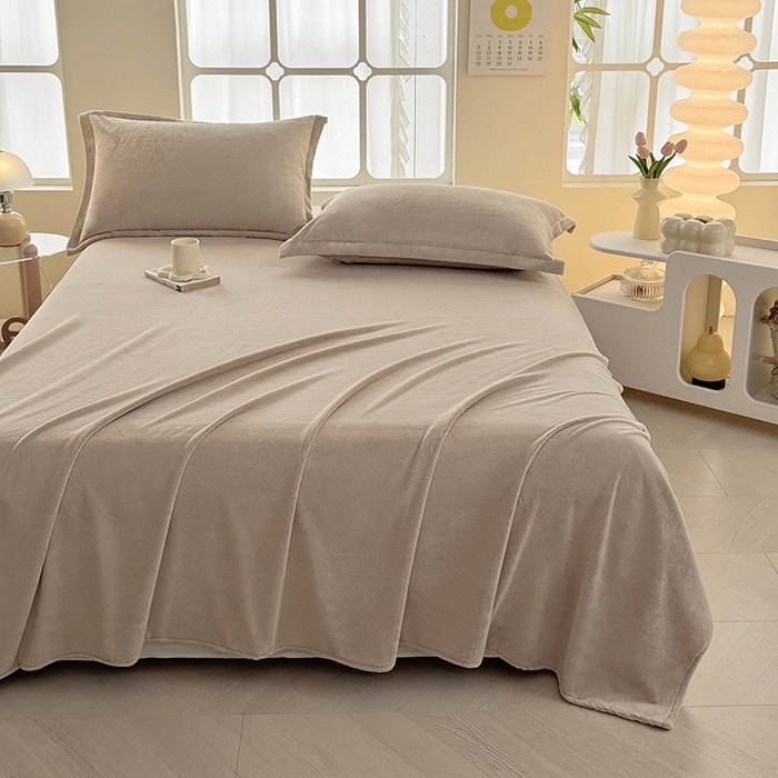 91家纺网 家纺一手货源 找家纺 悠米悠家 2025新款保暖舒适牛奶绒单品床单 卡其色