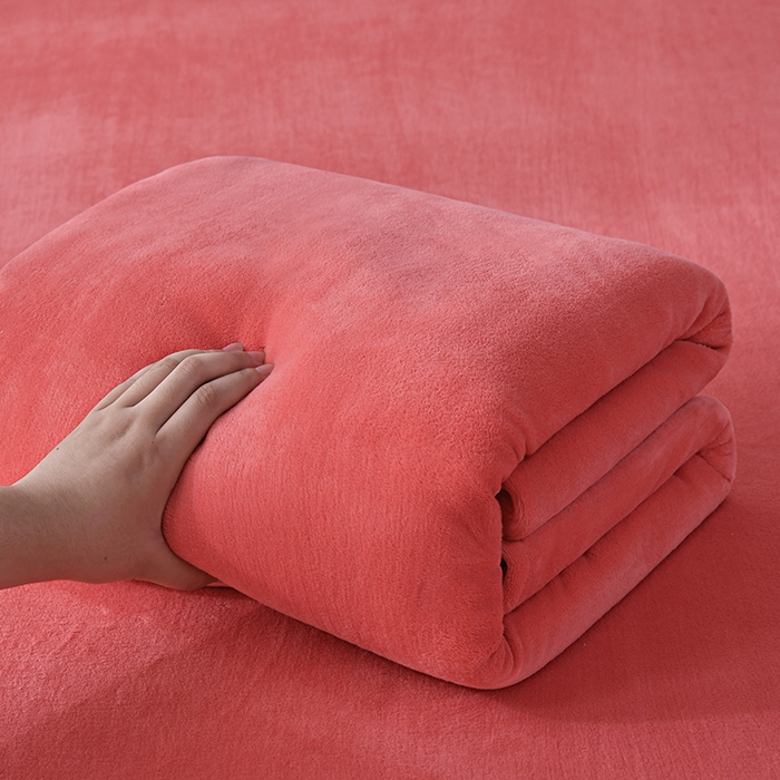 91家纺网 家纺一手货源 找家纺 悠米悠家 2025新款保暖舒适牛奶绒单品床单 西瓜粉