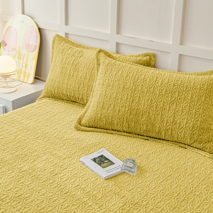 91家纺网 家纺一手货源 找家纺 梦精灵 2025秋冬新款印花牛奶绒单床盖宽边加厚 直角款-姜黄