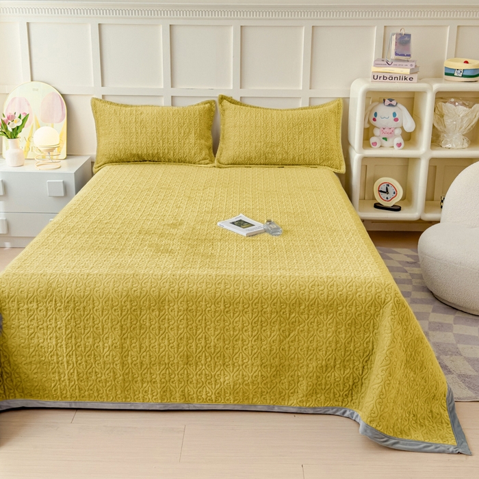 91家纺网 家纺一手货源 找家纺 梦精灵 2025秋冬新款印花牛奶绒单床盖宽边加厚 直角款-姜黄