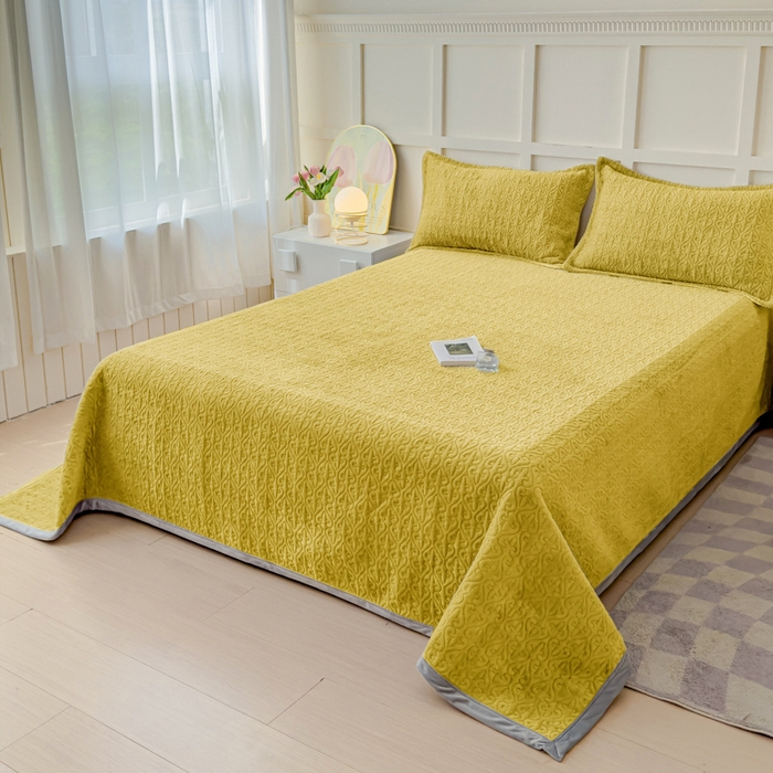 91家纺网 家纺一手货源 找家纺 梦精灵 2025秋冬新款印花牛奶绒单床盖宽边加厚 直角款-姜黄