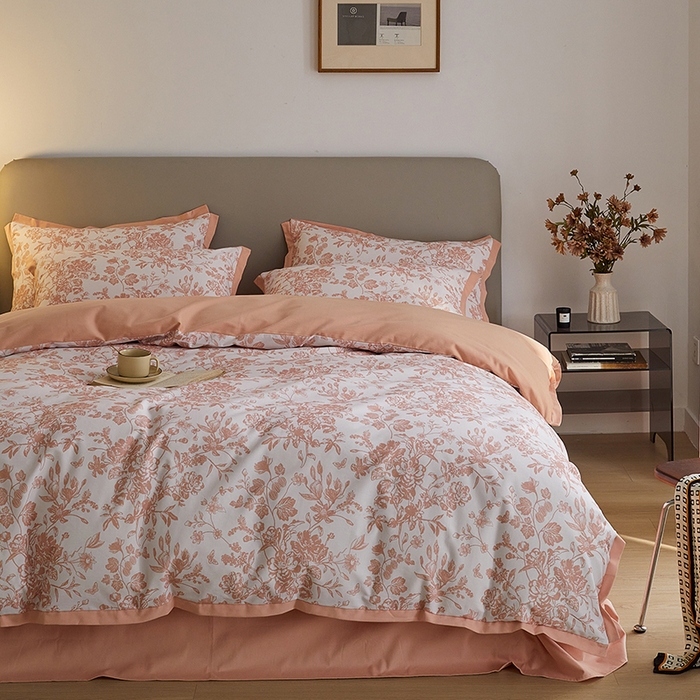 91家纺网 家纺一手货源 找家纺 咏绒家纺工厂店 2025新款全棉高定印花磨毛拼角四件套 芳华