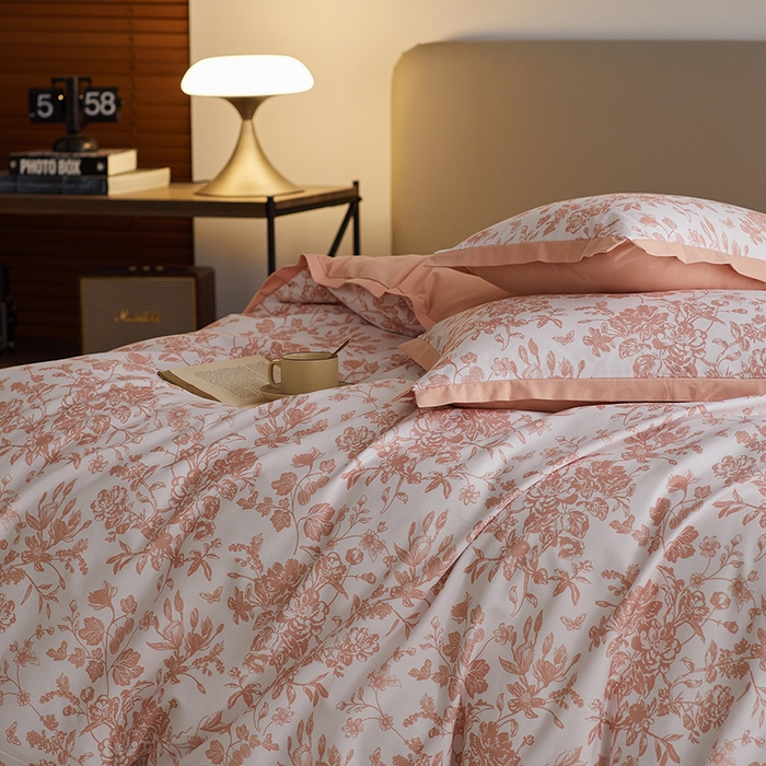 91家纺网 家纺一手货源 找家纺 咏绒家纺工厂店 2025新款全棉高定印花磨毛拼角四件套 芳华