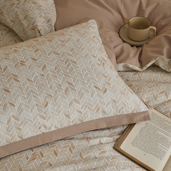 91家纺网 家纺一手货源 找家纺 咏绒家纺工厂店 2025新款全棉高定印花磨毛拼角四件套 似锦