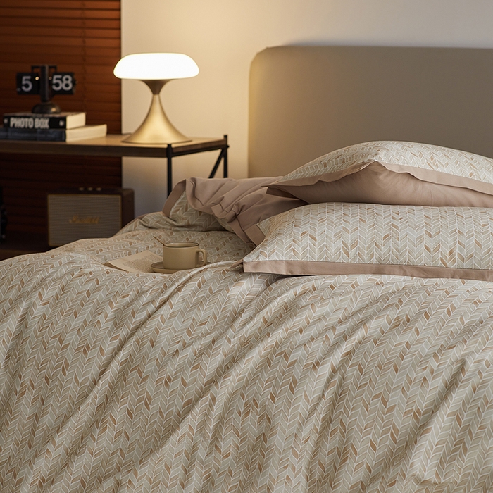 91家纺网 家纺一手货源 找家纺 咏绒家纺工厂店 2025新款全棉高定印花磨毛拼角四件套 似锦