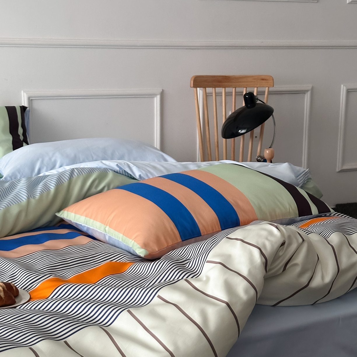 91家纺网 家纺一手货源 找家纺 柚可家居 2026新款50支数码活性套件-海港（手提袋+控价）套件会员减20元 严格控价券后不低于 328和348元 海港（枕套条纹+浅蓝）