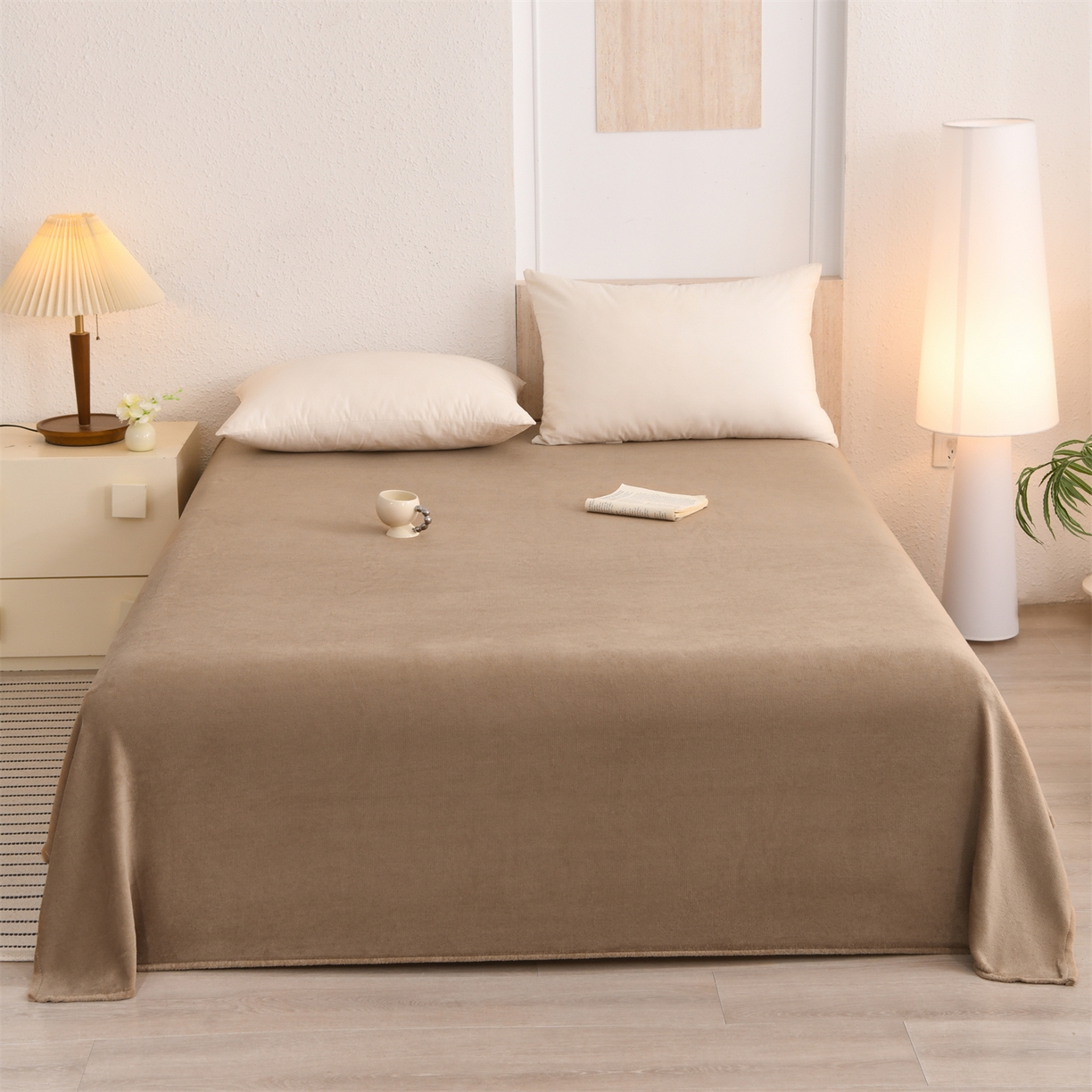 91家纺网 家纺一手货源 找家纺 瑶瑶家居 2025年新款简约纯色牛奶绒单床单床单单件单品床单 卡其棕