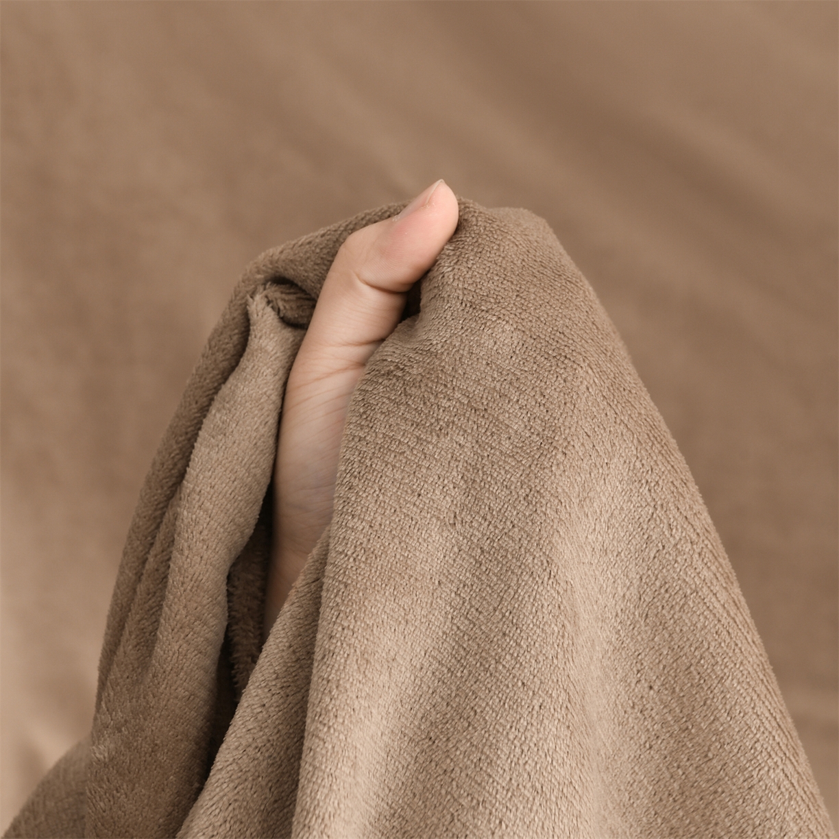 91家纺网 家纺一手货源 找家纺 瑶瑶家居 2025年新款简约纯色牛奶绒单床单床单单件单品床单 卡其棕