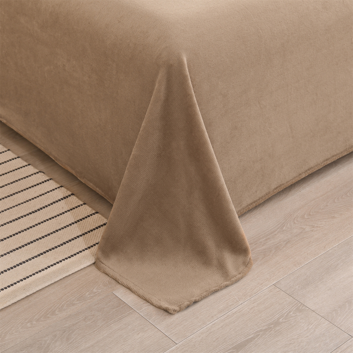 91家纺网 家纺一手货源 找家纺 瑶瑶家居 2025年新款简约纯色牛奶绒单床单床单单件单品床单 卡其棕