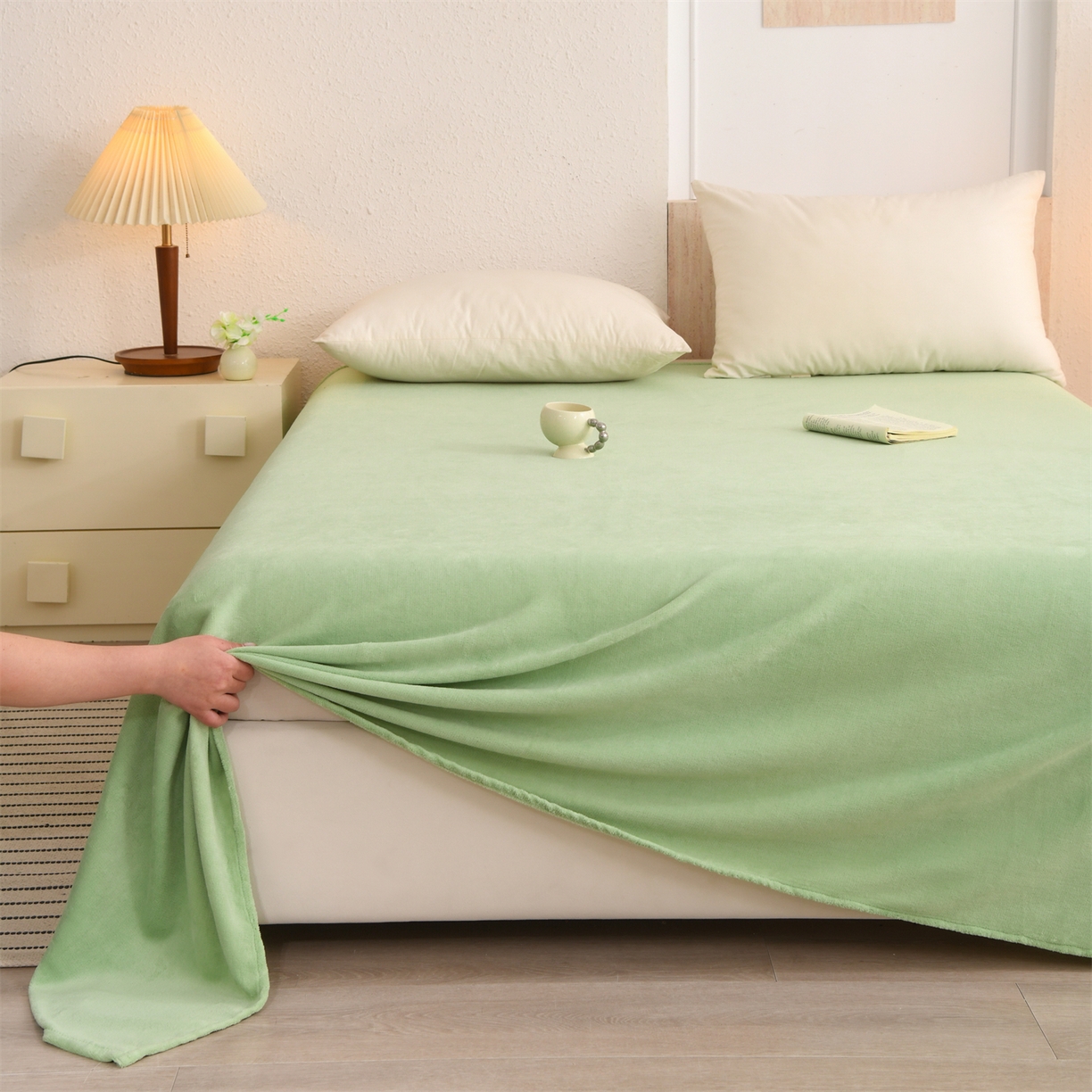 91家纺网 家纺一手货源 找家纺 （总）瑶瑶家居 2025年新款简约纯色牛奶绒单床单床单单件单品床单