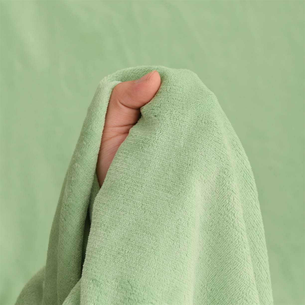 91家纺网 家纺一手货源 找家纺 寝美资家居 2025新款简约纯色牛奶绒单床单床单单件单品床单 湖水绿