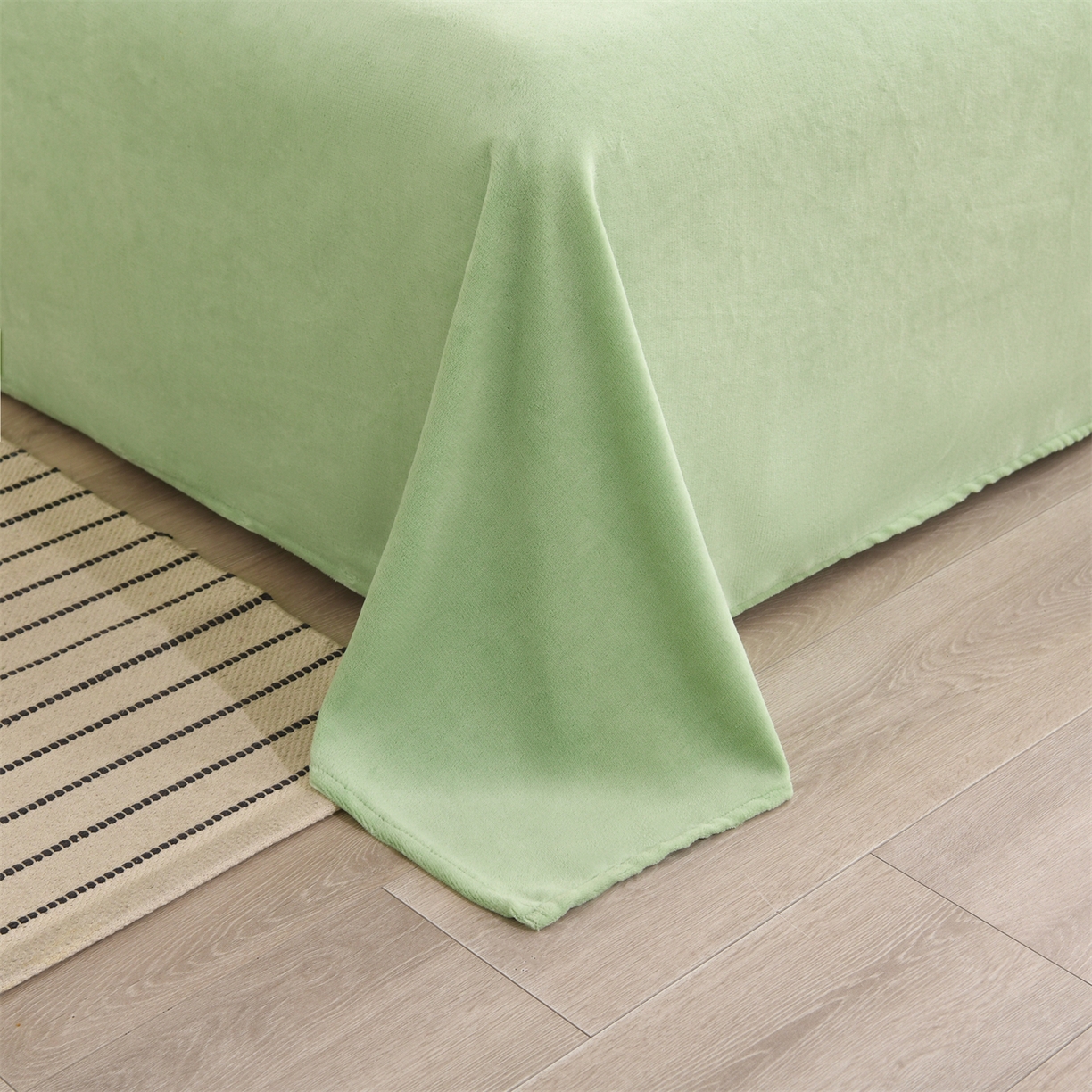 91家纺网 家纺一手货源 找家纺 寝美资家居 2025新款简约纯色牛奶绒单床单床单单件单品床单 湖水绿